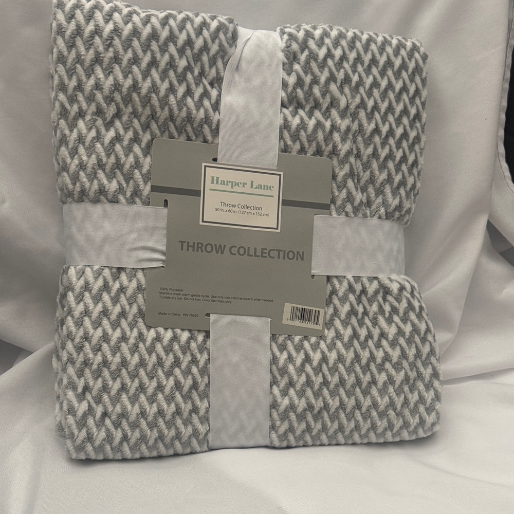 Harper Lane Textured Gray Throw Blanket